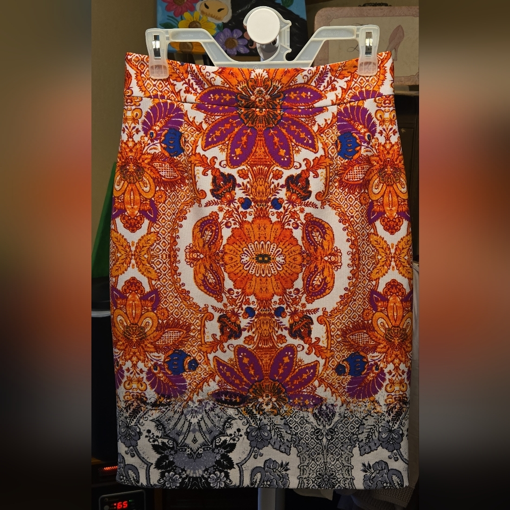 Host Pick 11/19/25 ANTONIO MELANI Orange/Red/Black Pencil Skirt Size 4 EUC